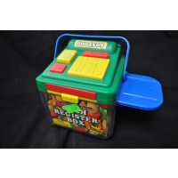 CASH STAND WITH PLASTIC FOOD (1 PIECE)