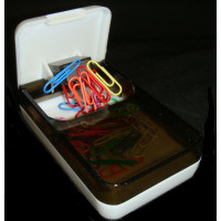 MAGNETIC PAPER CLIP DISPENSER (1 SET)