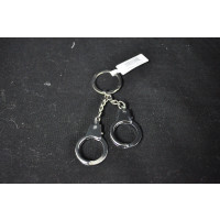 FINGER HANDCUFF KEYCHAIN